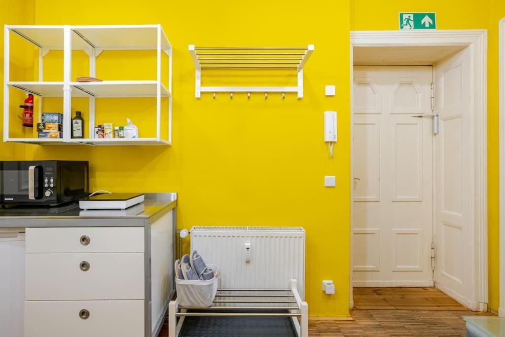 Nap Club - Stylish & Quiet Base In Vibrant Kiez Appartamento Berlino